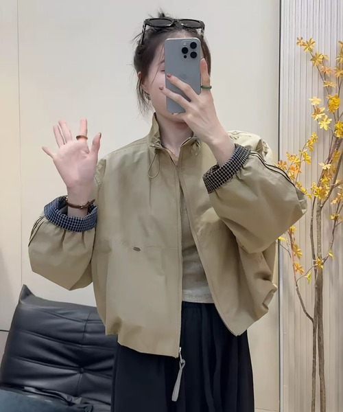 WESTSEA(ウエストシー)の「チェック柄 袖口切替 スタンドカラー ボリュームスリーブ ショートブルゾン(ブルゾン・レディース・ベージュ/ネイビー・L/M)」の3枚目の写真