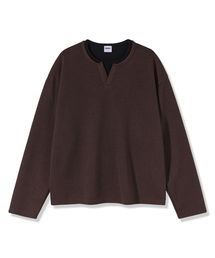 PIANER（ピアネール）の「スリットネック レイヤード 長袖Tシャツ（ブラウン）（Tシャツ/カットソー）」