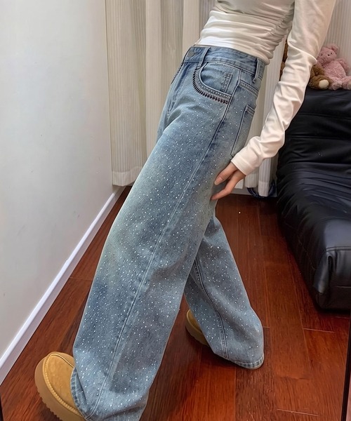 BLoomMe(ブルームミー)の「きらめきを散りばめた、ラインストーンワイドデニムパンツ(デニムパンツ・レディース・ネイビー・M)」の11枚目の写真