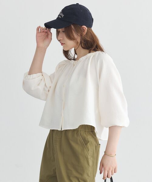 earth music&ecology(アースミュージックアンドエコロジー)の「マルチウェイギャザーブラウス(シャツ/ブラウス・レディース・ブラック/カーキ/オフホワイト・FREE)」の5枚目の写真
