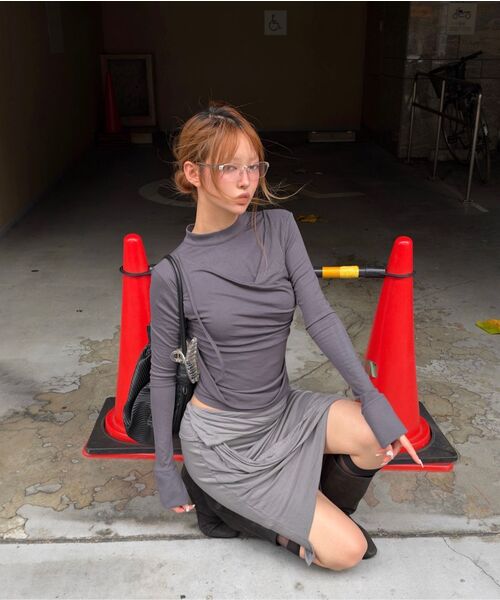 FLAREUP(フレアアップ)の「ドレープモックネック長袖 (FL-182_Gray)(Tシャツ/カットソー・レディース・グレー・OS)」の11枚目の写真