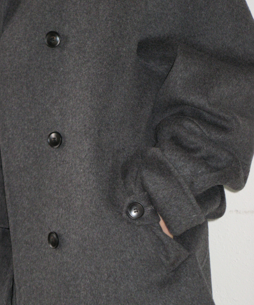 RONRON(ロンロン)の「COLLAR RIBBON POCKET HALF COAT CHARCOAL(ダッフルコート・レディース・その他・FREE)」の4枚目の写真