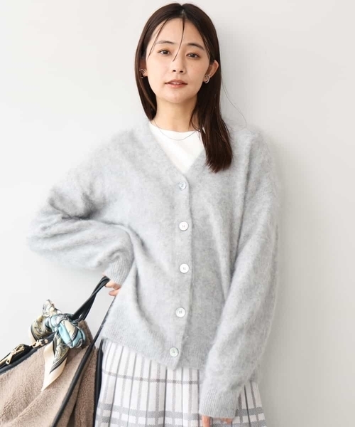 MK MICHEL KLEIN(エムケーミッシェルクラン)の「ブラッシュウール Vネックニットカーディガン(カーディガン/ボレロ・レディース・グレー/レモンイエロー・38)」の2枚目の写真