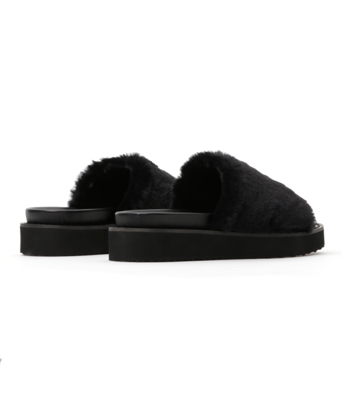 MOUSSY（マウジー）の「FUR FLAT SANDALS（サンダル・レディース・ボルドー/ブラック・LARGE/SMALL/MEDIUM）」の5枚目の写真