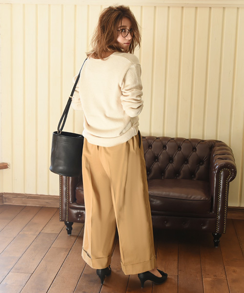 Luz Llena (philter)（ラズレナ　フィルター）の「ロールアップ・チノワイドパンツ（チノパンツ・レディース・ベージュ/ネイビー・MEDIUM）」の5枚目の写真