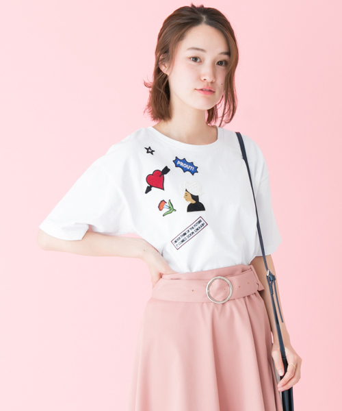URBAN RESEARCH(アーバンリサーチ)の「UR ワッペンTシャツ(Tシャツ/カットソー・レディース・ホワイト/ネイビー・FREE)」の6枚目の写真