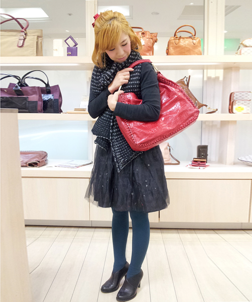 SAZABY(サザビー)の「レザ-バッグLLX12755(エートート)(ショルダーバッグ・レディース・モカ/マジェンタ/ホワイト/ピンク/ブルー/グレー/ネイビー/マスタード/オレンジ系その他/サンドベージュ/パープル/サックスブルー・FREE)」の11枚目の写真