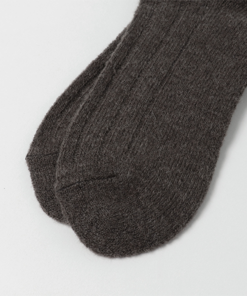 SLY(スライ)の「WARMY RIB SOCKS(ソックス/靴下・レディース・ワインレッド/ブラック/ダークグレー/イエロー系その他・FREE)」の6枚目の写真