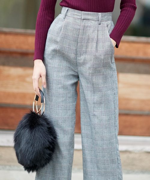 KOBE LETTUCE（コウベレタス）の「この秋冬コーデの主役級アイテムに☆！ふわふわエコファーラウンドリングバッグ/レディース鞄[B1092]（ハンドバッグ・レディース・オフホワイト/ブラック/ブルー系その他/ブラウン系その他/ブラック系その他・FREE）」の2枚目の写真