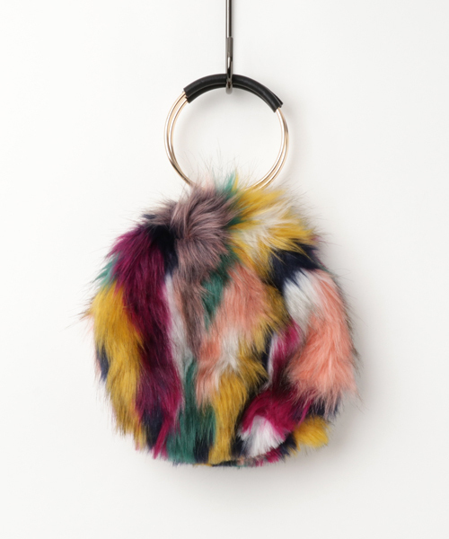 KOBE LETTUCE（コウベレタス）の「この秋冬コーデの主役級アイテムに☆！ふわふわエコファーラウンドリングバッグ/レディース鞄[B1092]（ハンドバッグ・レディース・オフホワイト/ブラック/ブルー系その他/ブラウン系その他/ブラック系その他・FREE）」の6枚目の写真