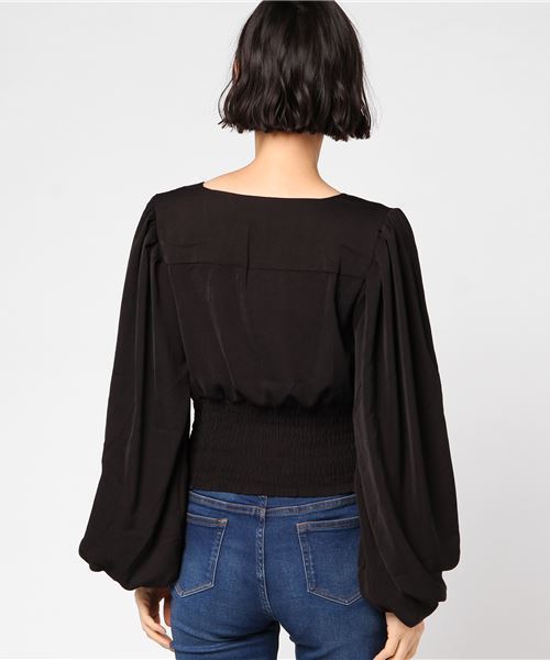 RAY CASSIN（レイカズン）の「サテンウエストシャーリングブラウス（シャツ/ブラウス・レディース・ブラック/ベージュ/モスグリーン・FREE）」の8枚目の写真