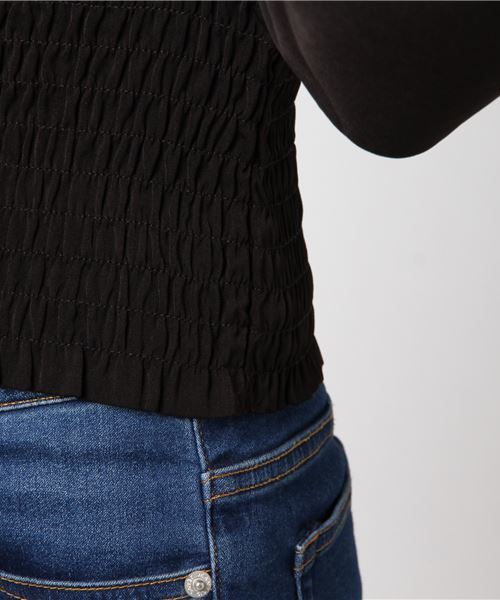 RAY CASSIN（レイカズン）の「サテンウエストシャーリングブラウス（シャツ/ブラウス・レディース・ブラック/ベージュ/モスグリーン・FREE）」の6枚目の写真