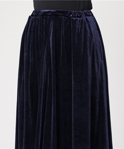niko and...（ニコアンド）の「ベロアロングスカート（スカート・レディース・ネイビー/マスタード/スモーク・3/4）」の4枚目の写真
