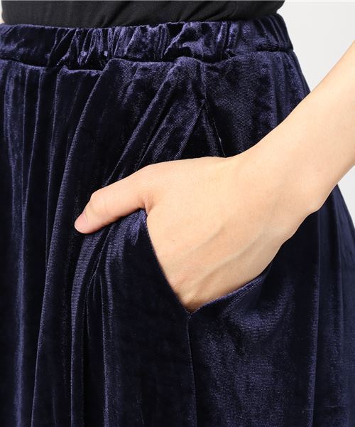 niko and...（ニコアンド）の「ベロアロングスカート（スカート・レディース・ネイビー/マスタード/スモーク・3/4）」の10枚目の写真