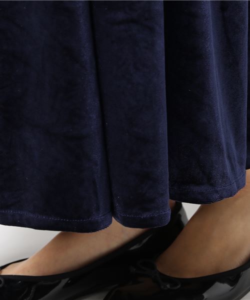 niko and...（ニコアンド）の「ベロアロングスカート（スカート・レディース・ネイビー/マスタード/スモーク・3/4）」の5枚目の写真