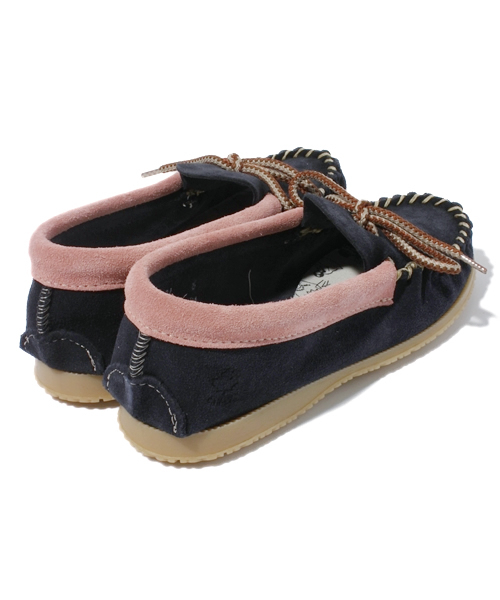 BEAMS BOY（ビームスボーイ）の「AMIMOC / 2トーンモカシン ネイビー 13SS（モカシン/デッキシューズ・レディース・ネイビー・W5/W6/W7）」の4枚目の写真