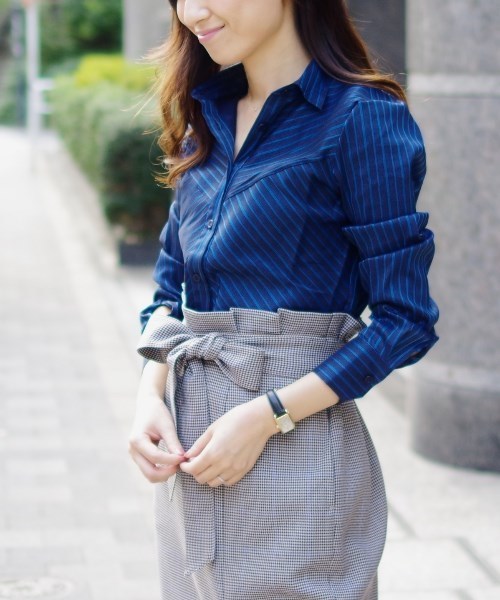 NARACAMICIE（ナラカミーチェ）の「ダークストライプ切り替えシャツ（シャツ/ブラウス・レディース・ネイビー/ピンク・LARGE/MEDIUM/SMALL）」の17枚目の写真