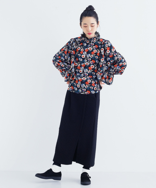 MERLOT（メルロー）の「フラワー柄フリルネックブラウス3007（シャツ/ブラウス・レディース・ブラック/ネイビー/イエロー・FREE）」の7枚目の写真