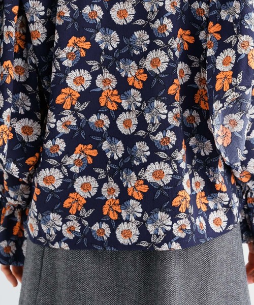 MERLOT（メルロー）の「フラワー柄フリルネックブラウス3007（シャツ/ブラウス・レディース・ブラック/ネイビー/イエロー・FREE）」の12枚目の写真