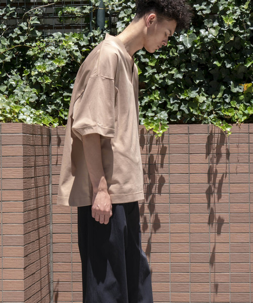 MAISON SPECIAL（メゾンスペシャル）の「オーバーサイズVネックTシャツ