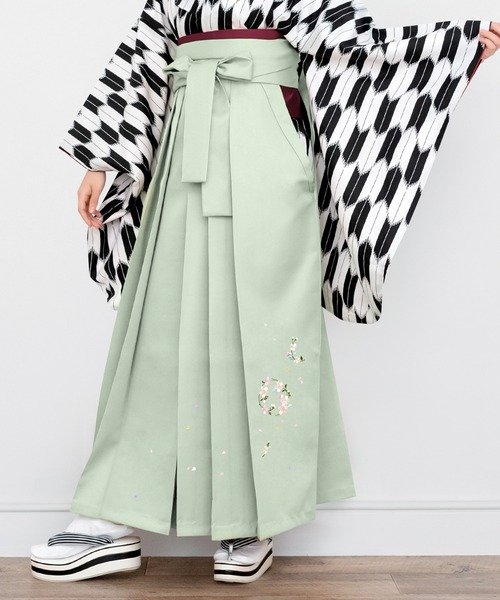 KYOETSU（キョウエツ）の「レディース刺繍入り袴（着物・レディース・グリーン系その他3/グリーン系その他4/レッド系その他3/オレンジ系その他/レッド系その他2/ピンク系その他3/レッド系その他/ピンク系その他2/イエロー系その他/ピンク系その他/パープル系その他4/ブルー系その他/ブルー系その他2/ブルー系その他3/ブラック系その他/パープル系その他/ブラック系その他3/ブラック系その他2/パープル系その他2/パープル系その他3/ブルー系その他5/ブルー系その他4/グリーン系その他2/グリーン系その他/ブラウン系その他/ホワイト系その他/グリーン系その他5/ベージュ系その他/ピンク系その他4・S/M/L/LL）」の11枚目の写真