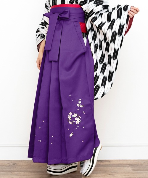 KYOETSU（キョウエツ）の「レディース刺繍入り袴（着物・レディース・グリーン系その他3/グリーン系その他4/レッド系その他3/オレンジ系その他/レッド系その他2/ピンク系その他3/レッド系その他/ピンク系その他2/イエロー系その他/ピンク系その他/パープル系その他4/ブルー系その他/ブルー系その他2/ブルー系その他3/ブラック系その他/パープル系その他/ブラック系その他3/ブラック系その他2/パープル系その他2/パープル系その他3/ブルー系その他5/ブルー系その他4/グリーン系その他2/グリーン系その他/ブラウン系その他/ホワイト系その他/グリーン系その他5/ベージュ系その他/ピンク系その他4・S/M/L/LL）」の20枚目の写真