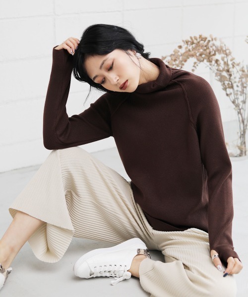 WEB限定】ハイネックシーム指穴袖リブニットトップス（ニット