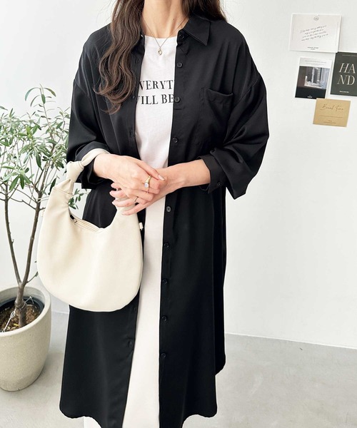 GeeRA（ジーラ）の「【羽織りに/オフィスカジュアル/冷房対策】リネンライク裾スリットロングシャツ（シャツ/ブラウス・レディース・ネイビー/オフホワイト/カーキ/モカ/ストライプ/サンドグレー/アイボリー/ダークカーキ/ベージュ/ブラック/ライトベージュ/ホワイト/ライトカーキ/ブルー系その他・SMALL/MEDIUM/LARGE/X-LARGE/XX-LARGE）」の5枚目の写真