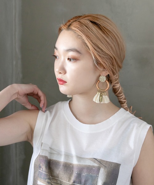 BOEMY（ボエミー）の「ヴィンテージ調 丸ビーズレザーミニタッセルピアス（ピアス（両耳用）・レディース・ブロンズ・FREE）」の11枚目の写真