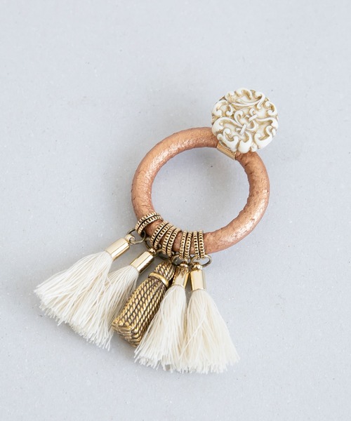 BOEMY（ボエミー）の「ヴィンテージ調 丸ビーズレザーミニタッセルピアス（ピアス（両耳用）・レディース・ブロンズ・FREE）」の15枚目の写真