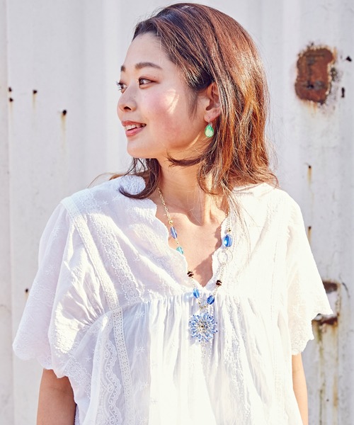 チャイハネ(チャイハネ)の「【チャイハネ】グラデーションロータス ガラスドロップピアス(ピアス(両耳用)・レディース・グリーン/ネイビー/オレンジ/パープル/ターコイズブルー/ホワイト/ダークグリーン/ブラック/ブルーグリーン・FREE)」の12枚目の写真