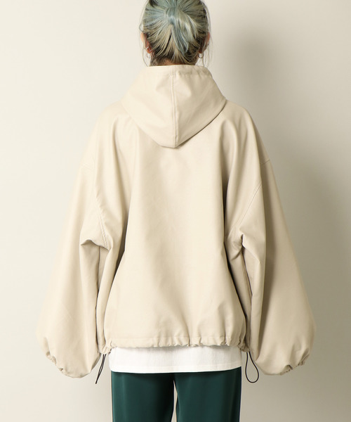 notch.（ノッチ）の「フェイクレザーボリューム袖マウンテンパーカー（ブルゾン・レディース・ベージュ/オフホワイト/ブラック/グリーン・M）」の20枚目の写真