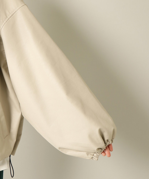 notch.（ノッチ）の「フェイクレザーボリューム袖マウンテンパーカー（ブルゾン・レディース・ベージュ/オフホワイト/ブラック/グリーン・M）」の22枚目の写真