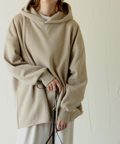 Chillfar（チルファー）の「裏起毛バックスリットプルオーバーパーカー（パーカー・レディース・ベージュ/ブラック/ホワイト/ブラウン/グリーン/ブルー・MEDIUM/LARGE）」の4枚目の写真