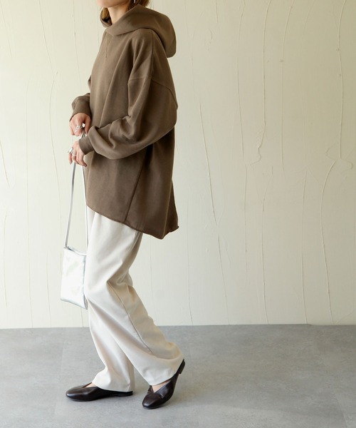 Chillfar（チルファー）の「裏起毛バックスリットプルオーバーパーカー（パーカー・レディース・ベージュ/ブラック/ホワイト/ブラウン/グリーン/ブルー・MEDIUM/LARGE）」の10枚目の写真