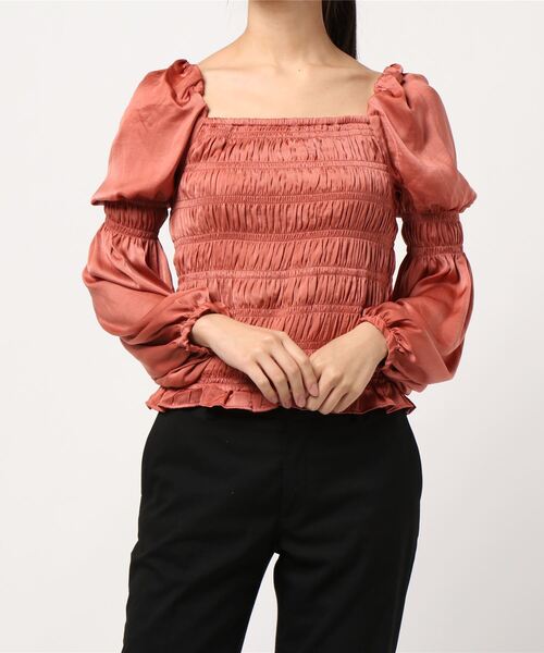 rienda（リエンダ）の「トーンフラワーシャーリングトップス（T