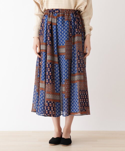 SHOO・LA・RUE（シューラルー）の「◆裾フレアー8枚はぎパッチワーク風プリントスカート（スカート・レディース・ブラック系3/ライトオレンジ系1/ブルー系3・00）」の4枚目の写真