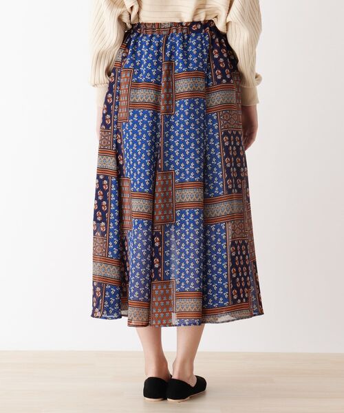 SHOO・LA・RUE（シューラルー）の「◆裾フレアー8枚はぎパッチワーク風プリントスカート（スカート・レディース・ブラック系3/ライトオレンジ系1/ブルー系3・00）」の7枚目の写真