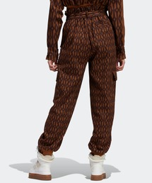 adidas（アディダス）の「モノグラム ジッパーパンツ