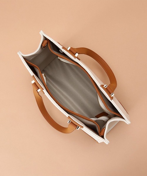 Samantha Thavasa(サマンサタバサ)の「サマンサドゥジュール 小サイズ(トートバッグ・レディース・ブラック/アイボリー/キャメル/ダークブルー・FREE)」の7枚目の写真