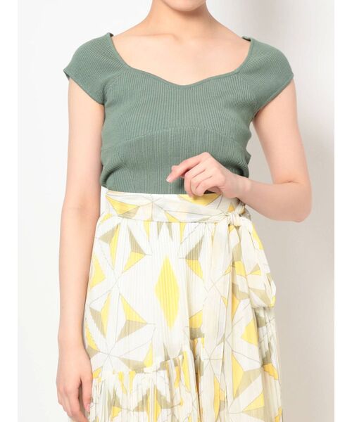 MERCURYDUO(マーキュリーデュオ)の「ビスチェ風コンパクトランダムリブニット(ニット/セーター・レディース・ブラック/オフホワイト/イエロー/グリーン・FREE)」の1枚目の写真