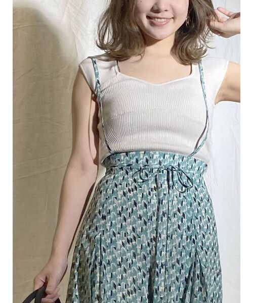 MERCURYDUO(マーキュリーデュオ)の「ビスチェ風コンパクトランダムリブニット(ニット/セーター・レディース・ブラック/オフホワイト/イエロー/グリーン・FREE)」の12枚目の写真