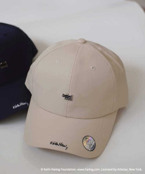 Keith Haring（キース・ヘリング）の「【 Keith Haring / キースヘリング 】 ワンポイント メタル ロー キャップ / LOW CAP（キャップ・レディース・ネイビー/ホワイト/ベージュ/ブラック・FREE）」の3枚目の写真