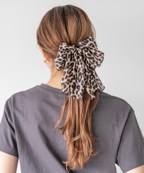 Me%（ミィパーセント）の「BIGリボンクリップ（バレッタ/ヘアクリップ・レディース・チャコールグレー/ブラック/ダークブラウン/ベージュ/ホワイト/ブラウン/ホワイト系その他/ピンク系その他/ブルー系その他・FREE）」の5枚目の写真