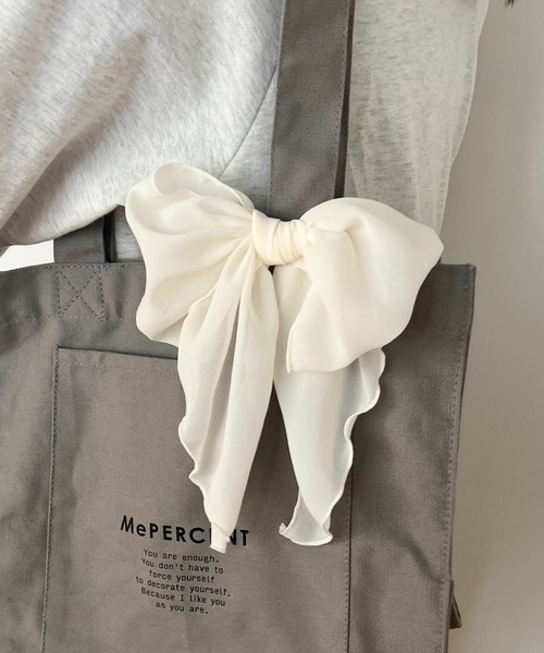 Me%（ミィパーセント）の「BIGリボンクリップ（バレッタ/ヘアクリップ・レディース・チャコールグレー/ブラック/ダークブラウン/ベージュ/ホワイト/ブラウン/ホワイト系その他/ピンク系その他/ブルー系その他・FREE）」の3枚目の写真