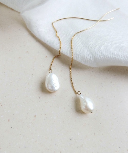 ISS（イズ）の「ISS:バロックパールアメリカンピアス（ピアス（両耳用）・レディース・ゴールド・FREE）」の4枚目の写真