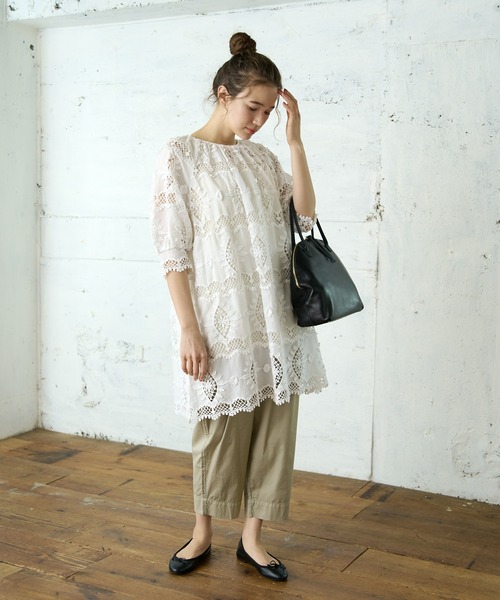 PUAL CE CIN（ピュアルセシン）の「ケミカルレース刺繍チュニック（シャツ/ブラウス・レディース・ブラック/ホワイト・FREE）」の9枚目の写真