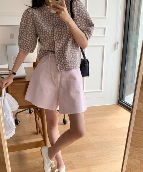 ABITOKYO（アビトーキョー）の「パワーショルダー花柄ブラウス（シャツ/ブラウス・レディース・ブラック/ピンク/ブルー・FREE）」の7枚目の写真