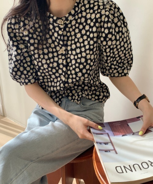 ABITOKYO（アビトーキョー）の「パワーショルダー花柄ブラウス（シャツ/ブラウス・レディース・ブラック/ピンク/ブルー・FREE）」の15枚目の写真
