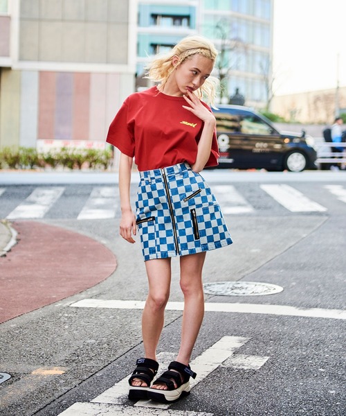 X-girl（エックスガール）の「SPIN LOGO S/S TEE（Tシャツ/カットソー・レディース・ブラック/ブルー/ホワイト/レッド・M/S/XL/L）」の14枚目の写真